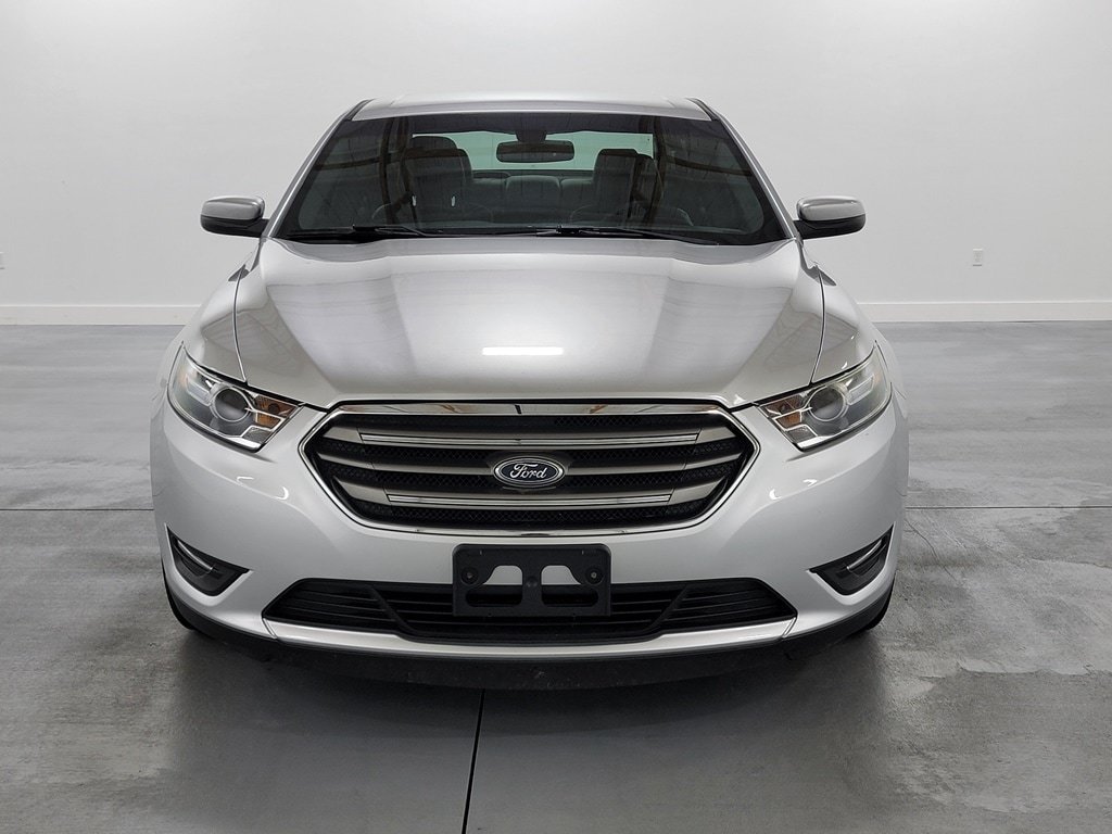 Used 2016 Ford Taurus SEL w/ Equipment Group 201A FWD image 3