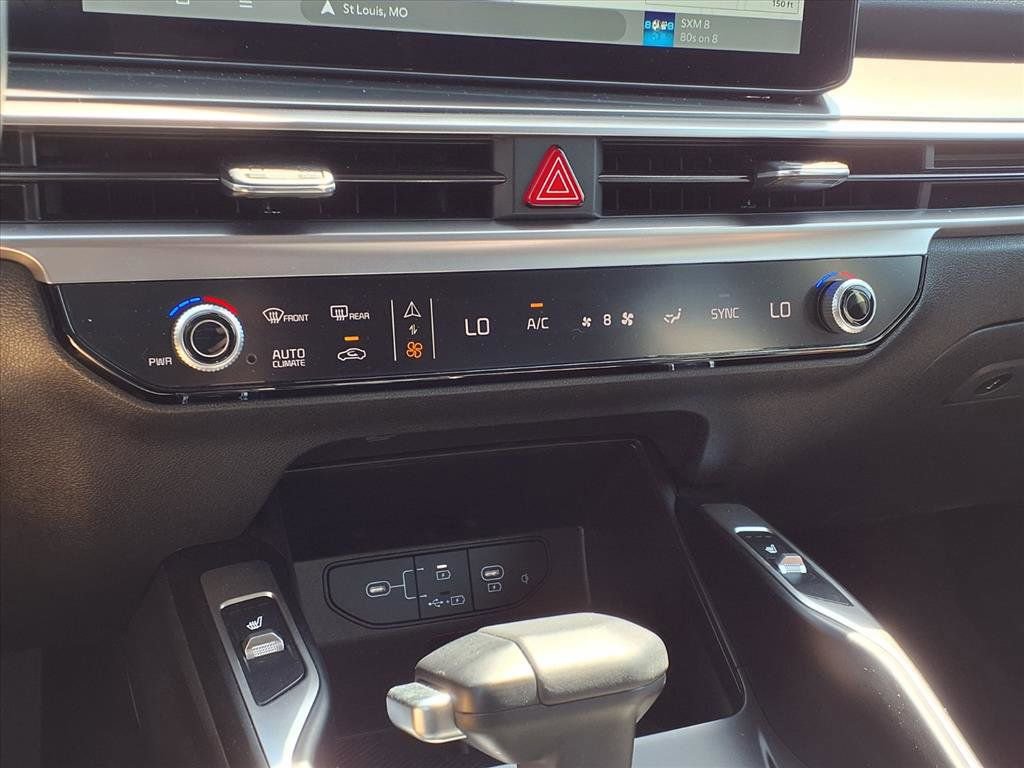 Used 2025 Kia Sorento S w/ Panoramic Sunroof Package FWD image 8