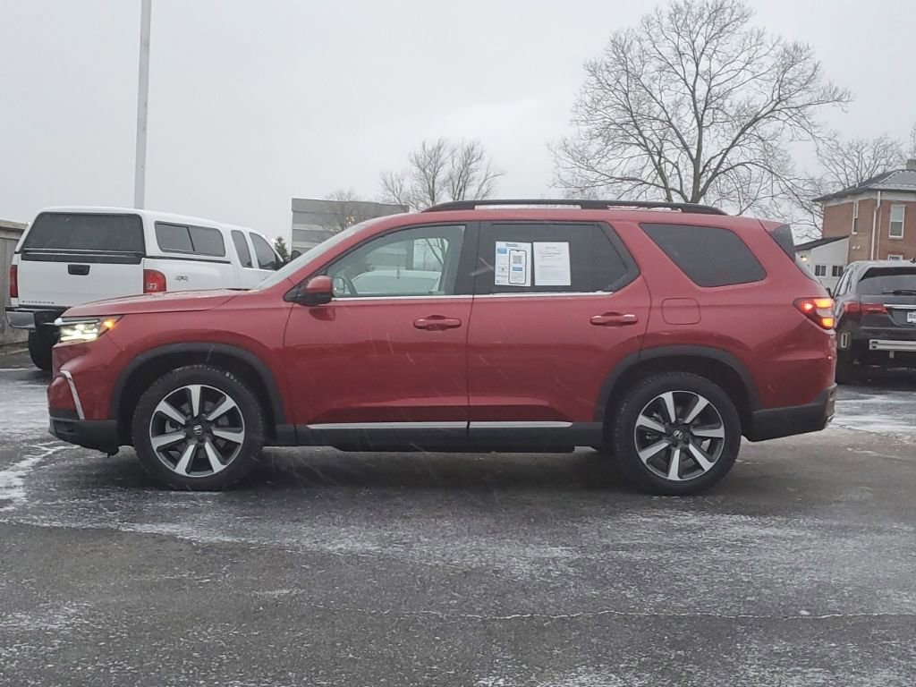 Used 2023 Honda Pilot Touring image 4