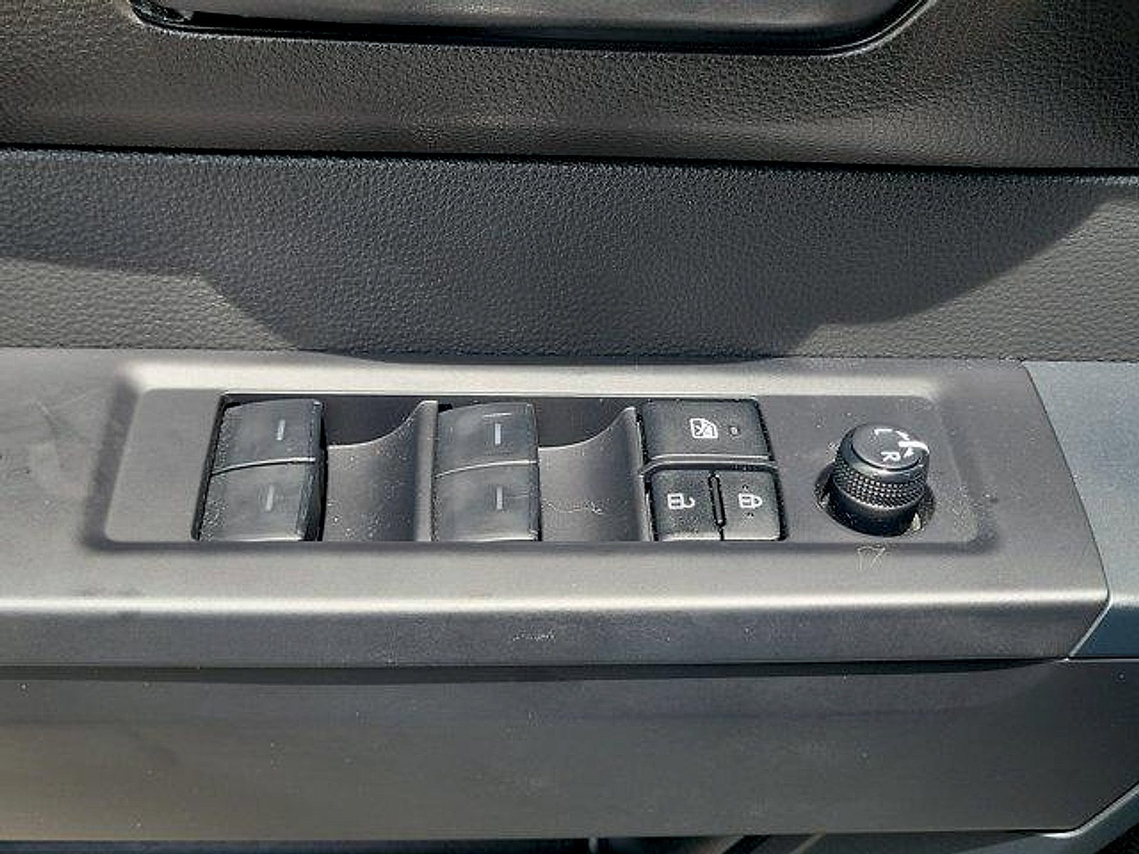 Used 2025 Toyota Tundra SR AWD/4WD image 20