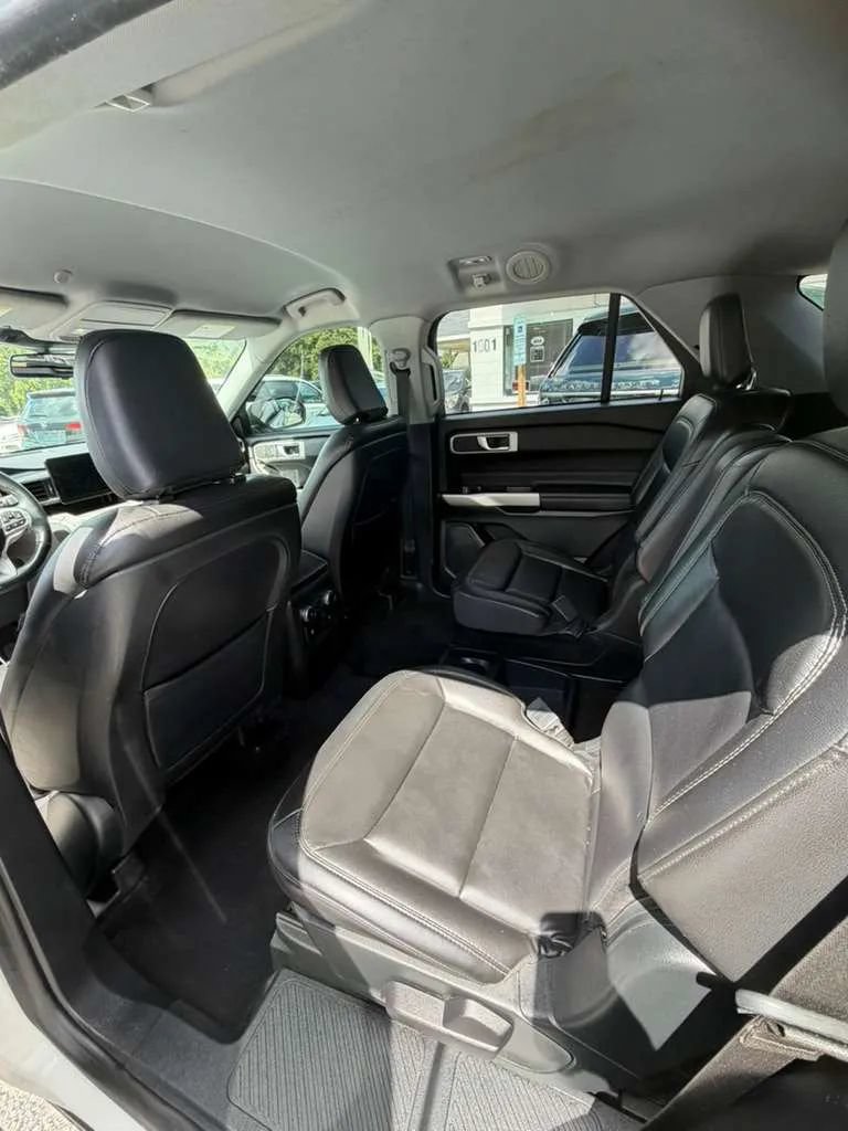 Used 2020 Ford Explorer XLT w/ Equipment Group 202A RWD image 15