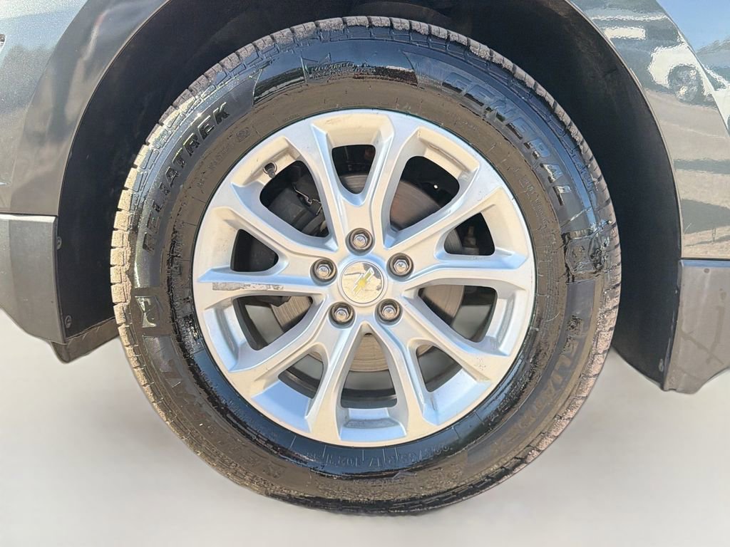 Used 2020 Chevrolet Equinox LS w/ LS Convenience Package image 39