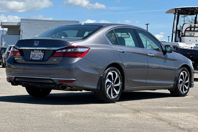 Used 2017 Honda Accord EX-L image 4