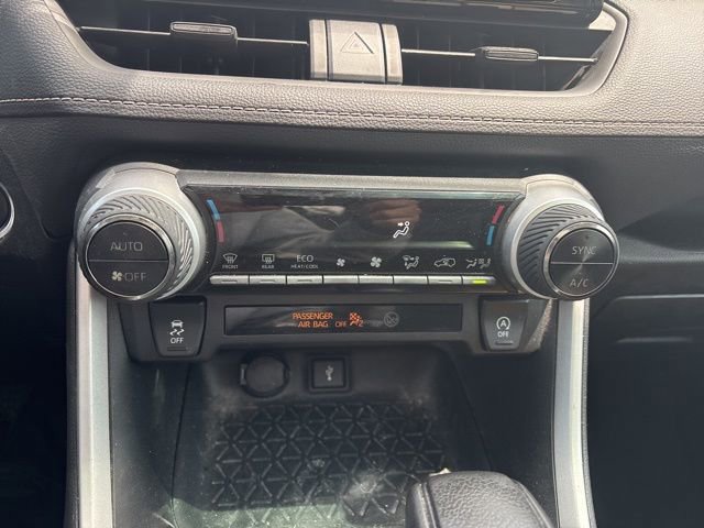 Used 2021 Toyota RAV4 XLE w/ Convenience Package image 13