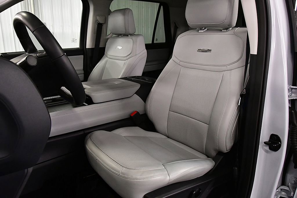 Used 2025 Ford Expedition Platinum AWD/4WD image 26