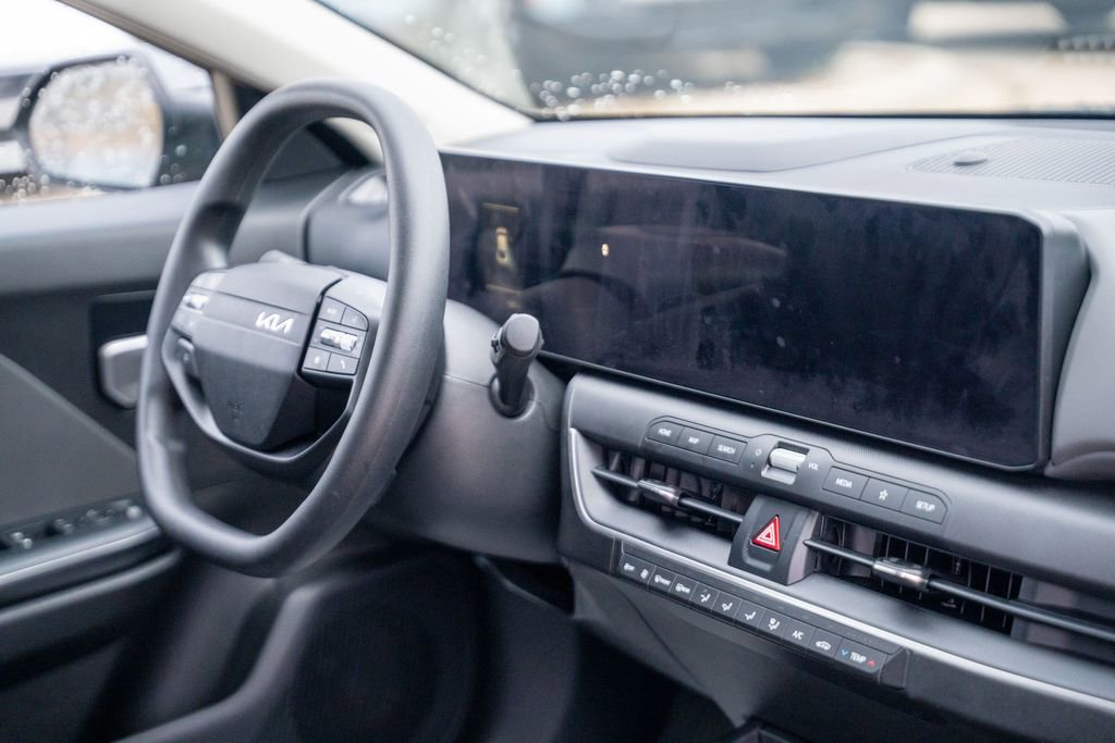 Used 2025 Kia K4 EX image 11