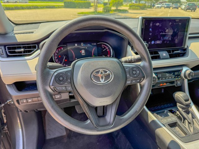 Used 2024 Toyota RAV4 XLE image 9