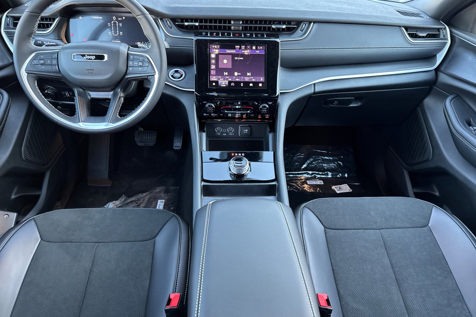 New 2025 Jeep Grand Cherokee L Altitude image 12