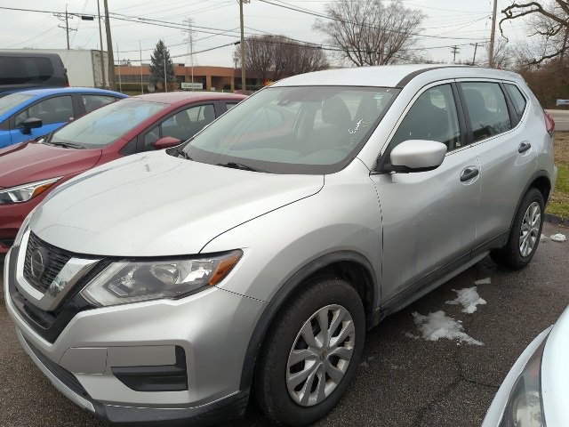 Used 2019 Nissan Rogue S image 2