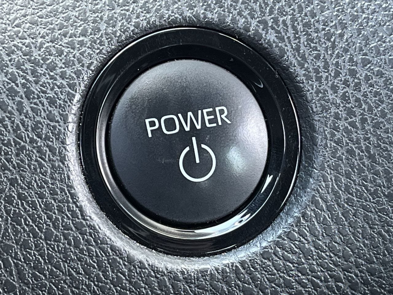 Used 2025 Toyota Camry SE FWD image 19