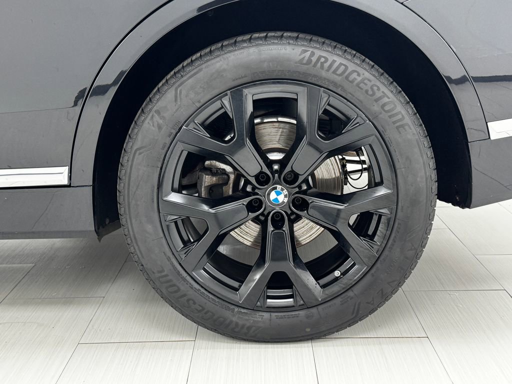 Used 2022 BMW X7 xDrive40i w/ Executive Package image 47