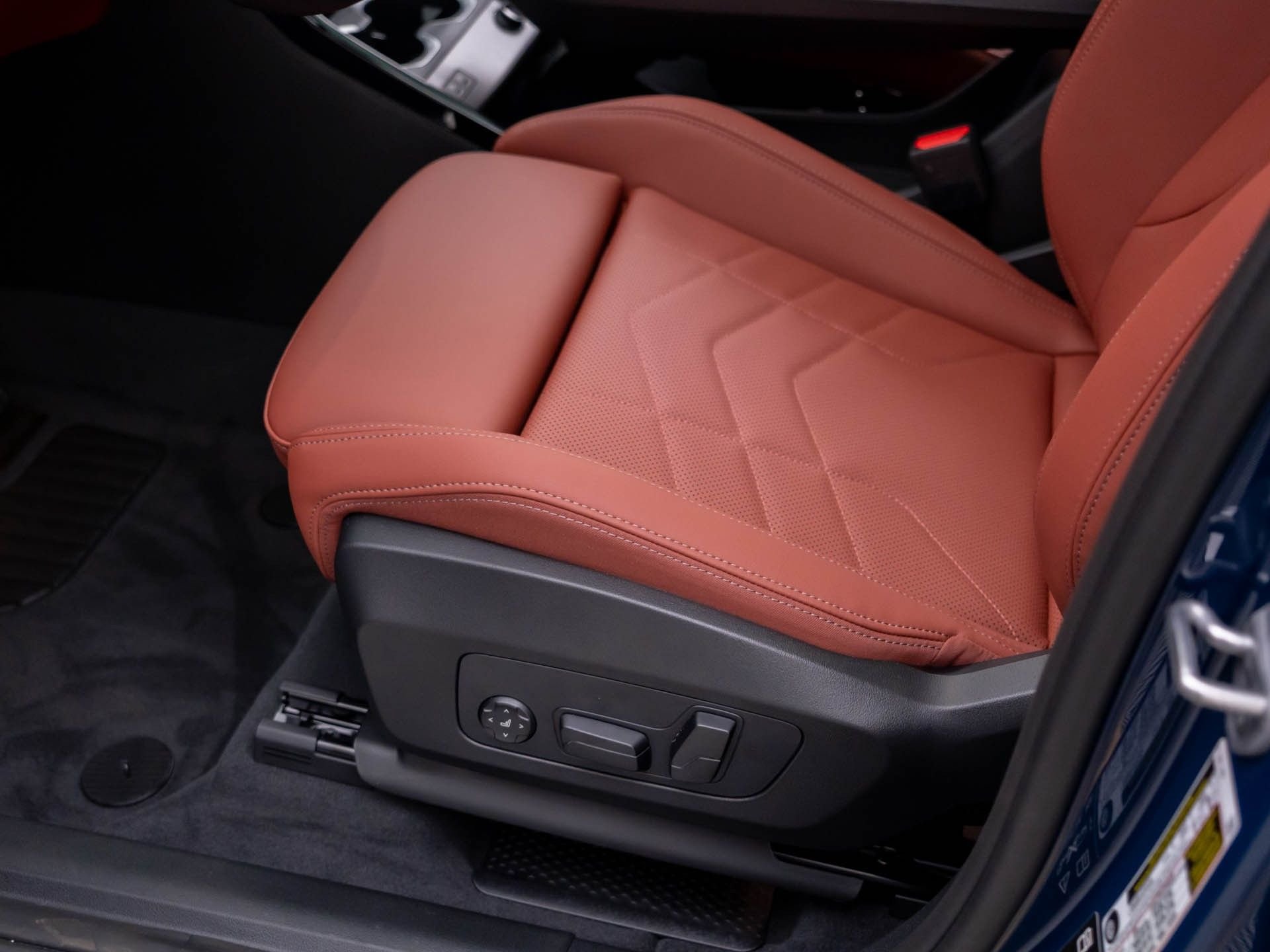 New 2026 BMW X1 xDrive28i w/ Technology Package AWD/4WD image 17