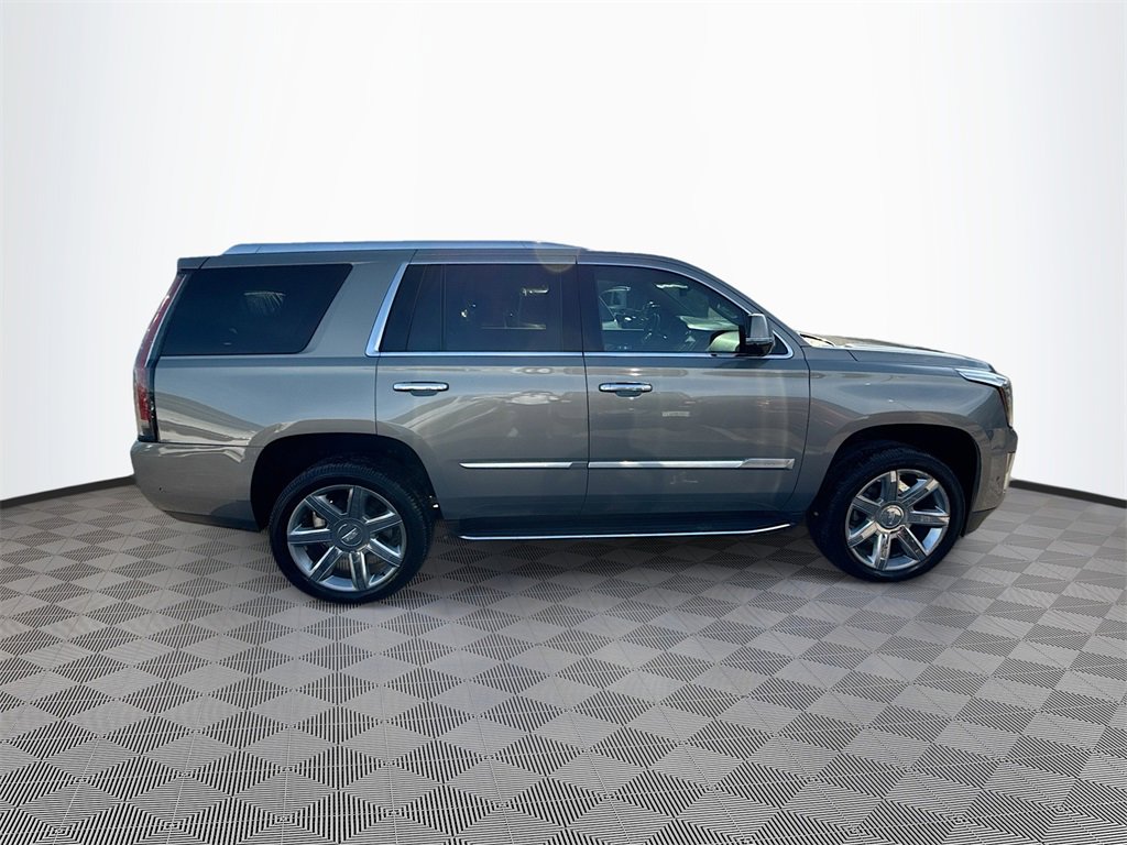 Used 2018 Cadillac Escalade Luxury image 9
