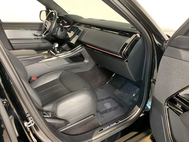 Used 2025 Land Rover Range Rover Sport SE AWD/4WD image 37