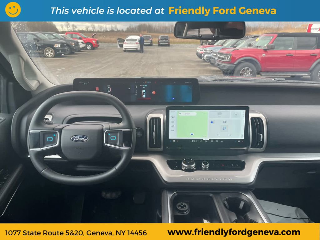 Used 2025 Ford Expedition Active AWD/4WD image 14