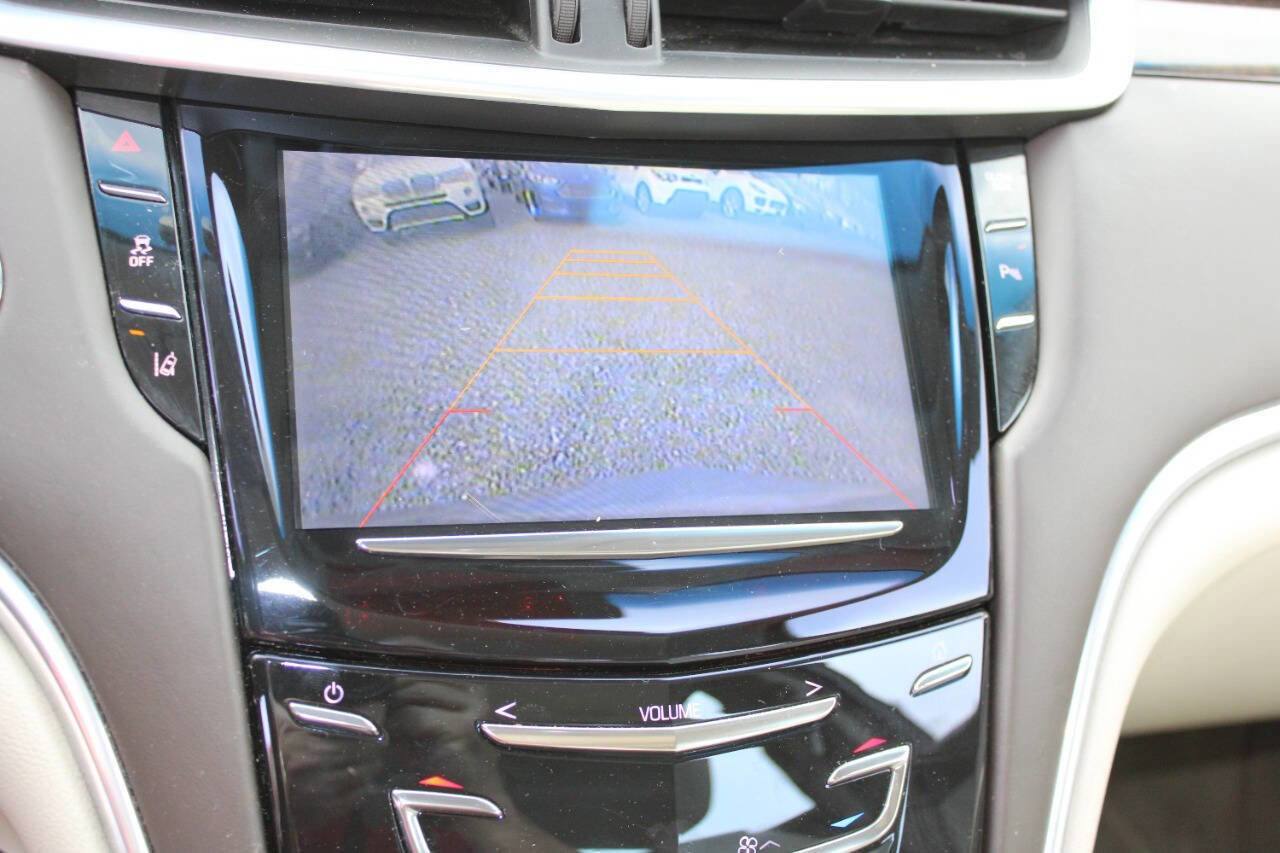 Used 2013 Cadillac XTS Platinum image 18