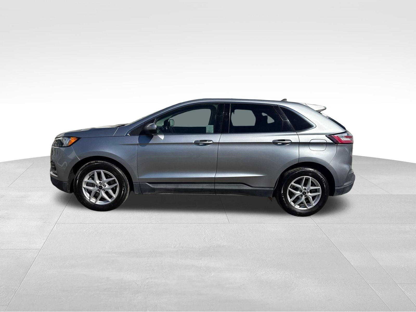 Used 2023 Ford Edge SEL AWD/4WD image 2
