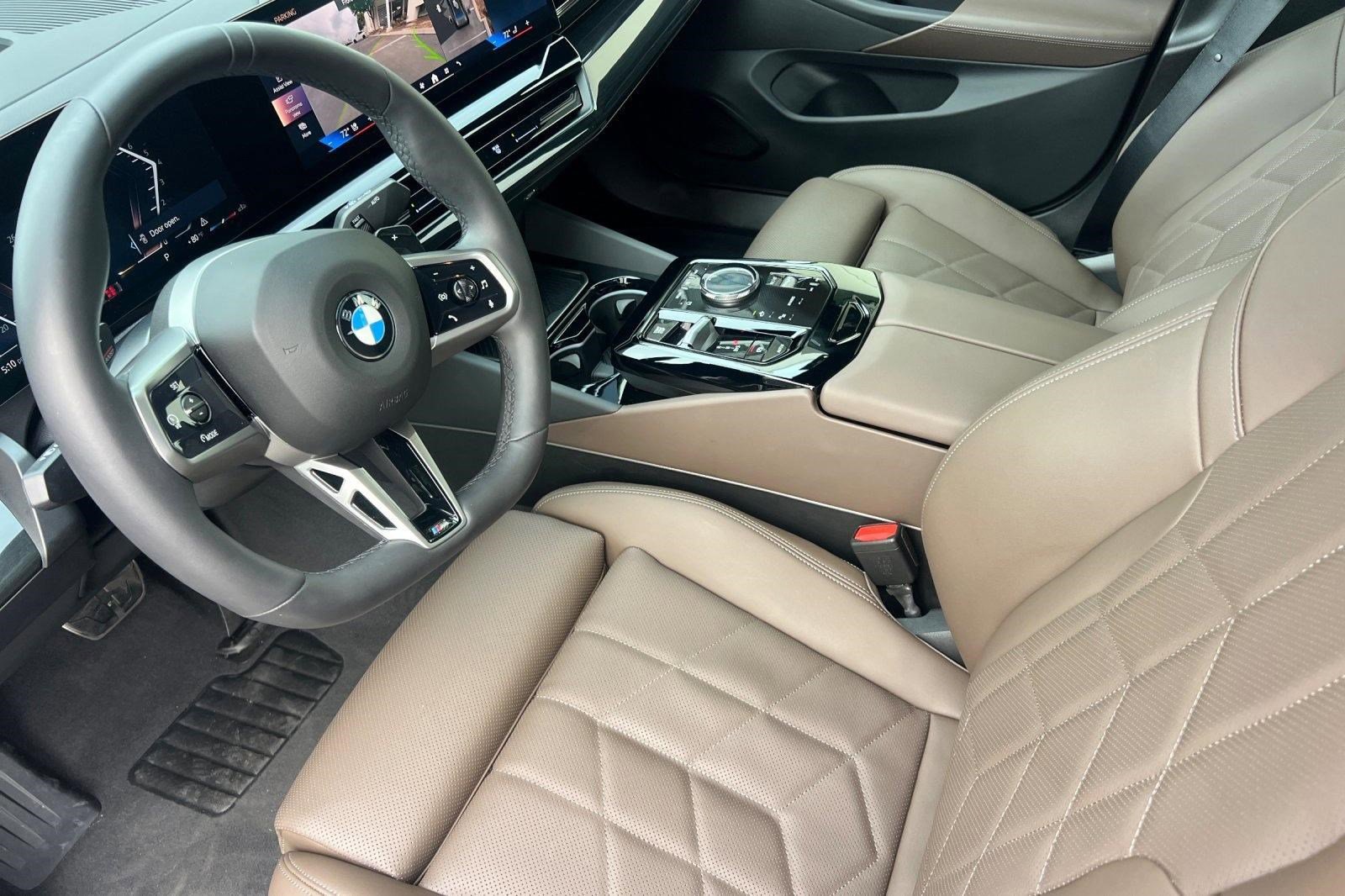 Used 2026 BMW 530i w/ M Sport Package image 5