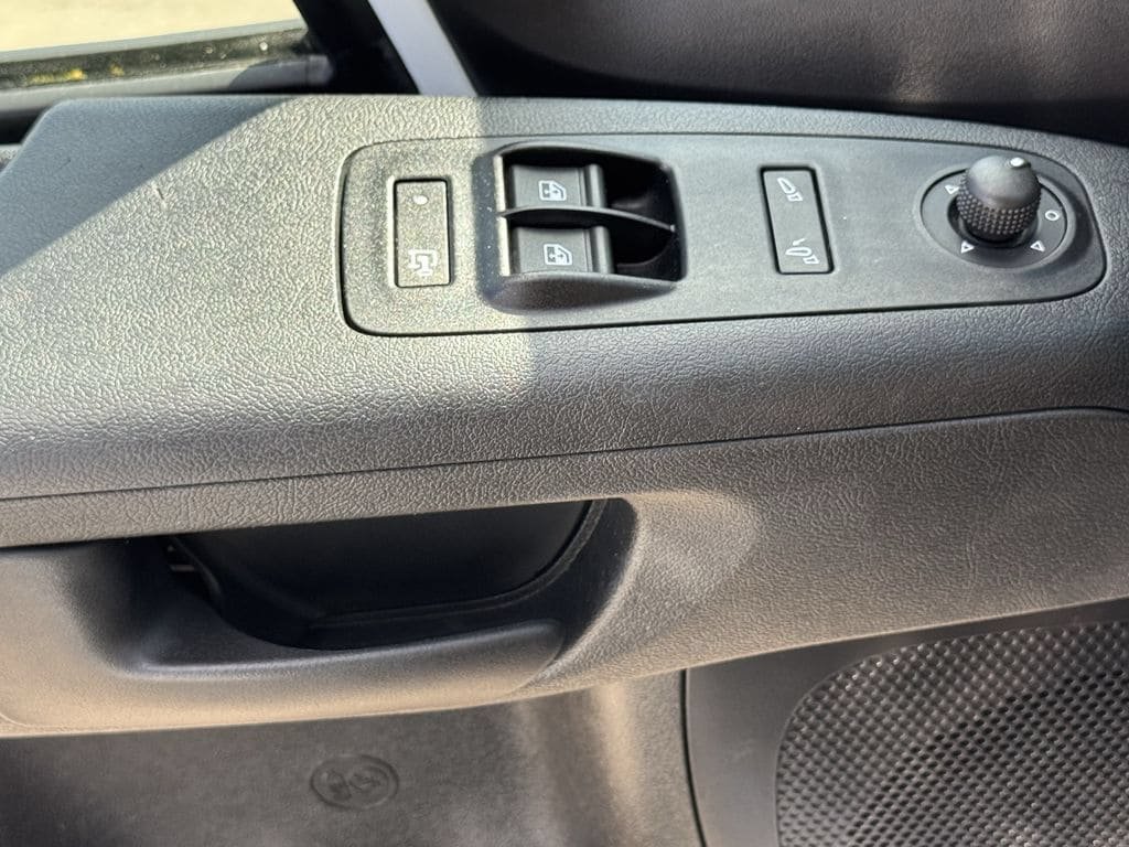 Used 2025 RAM ProMaster 2500 w/ Convenience Group FWD image 21