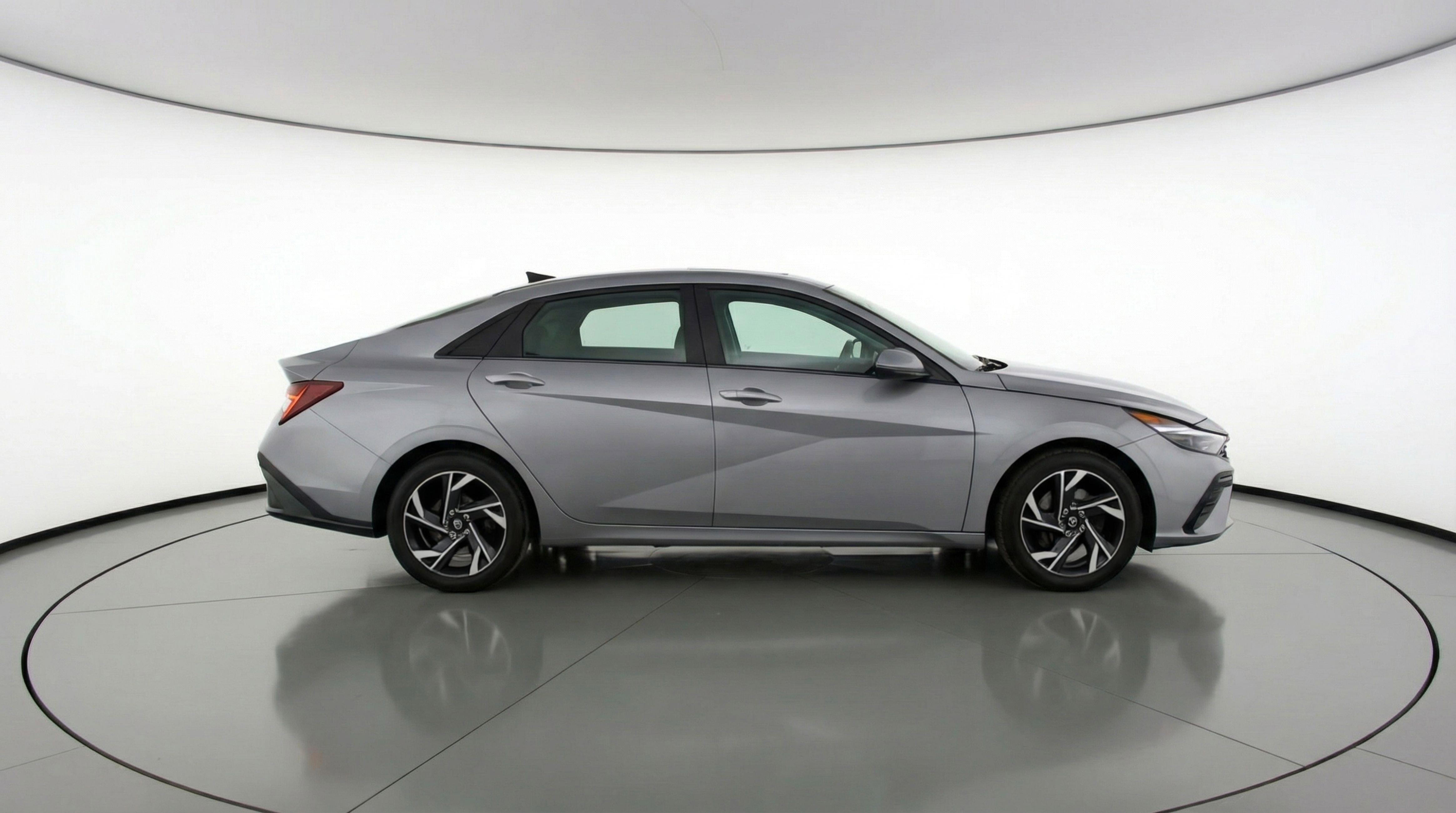 Used 2025 Hyundai Elantra SEL FWD image 11