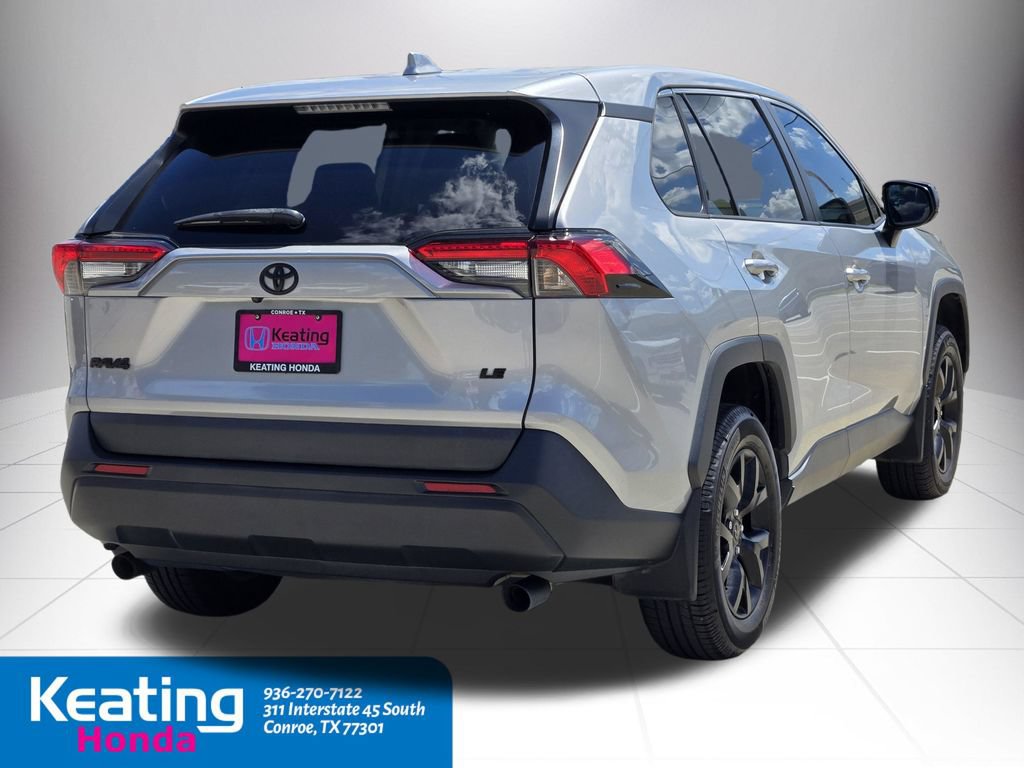 Used 2023 Toyota RAV4 LE FWD image 5