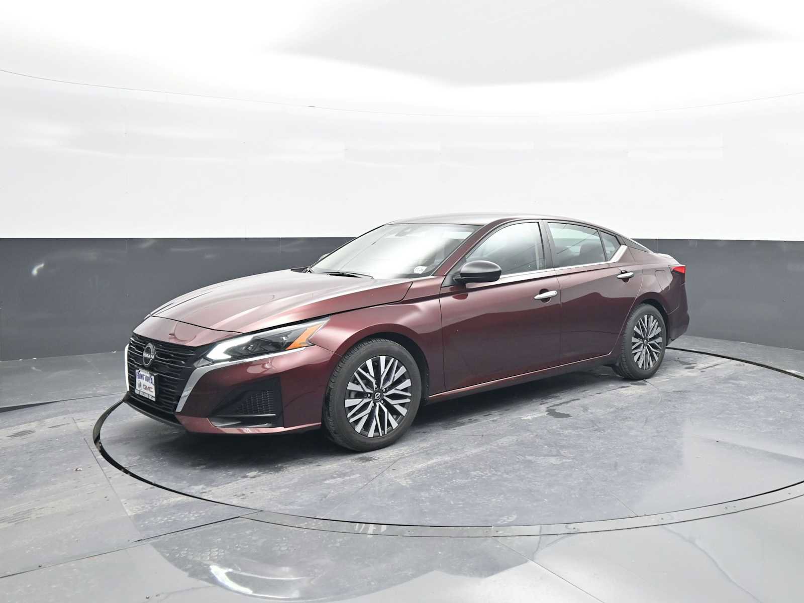 Used 2024 Nissan Altima 2.5 SV image 4