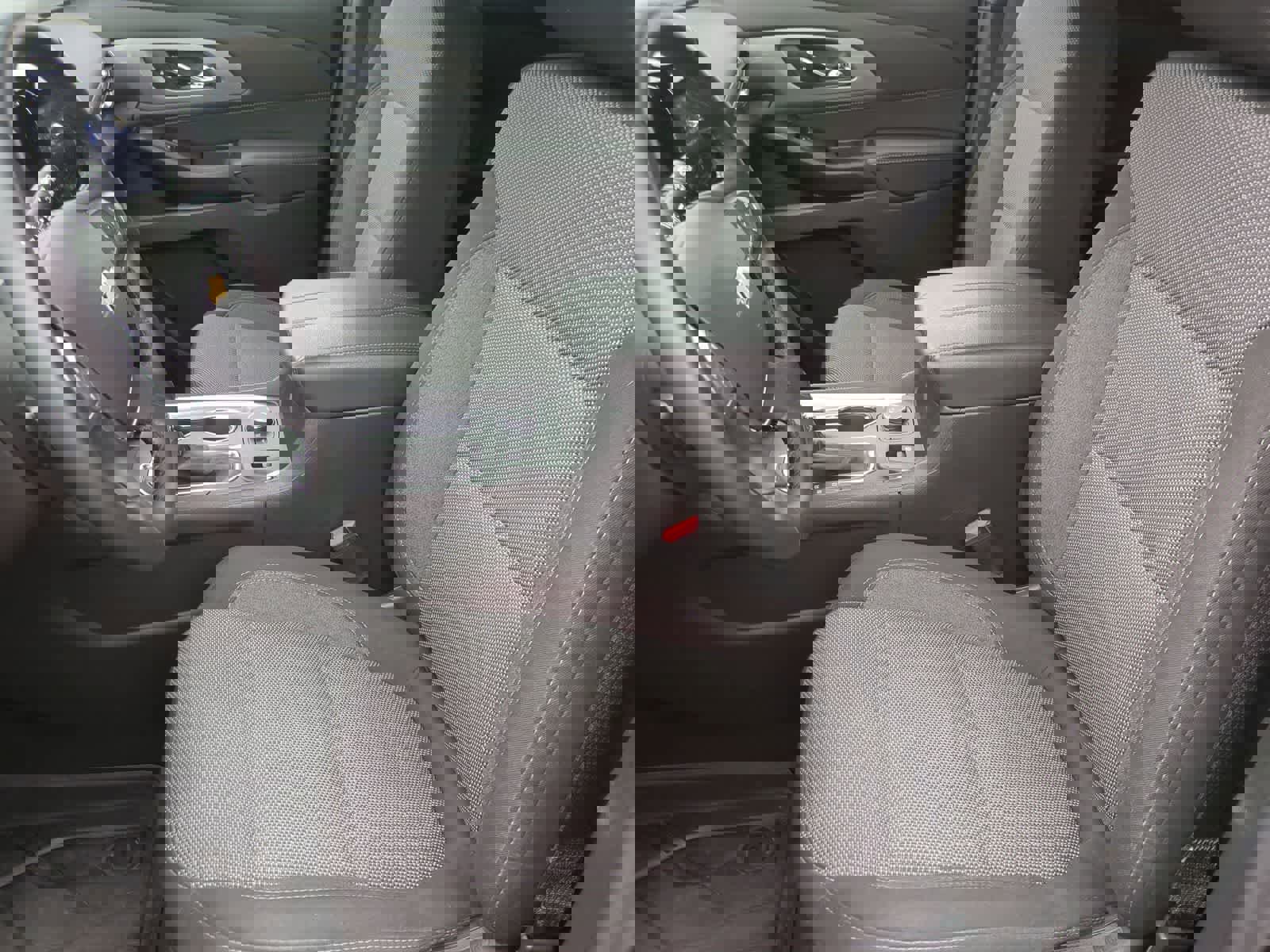 Used 2023 Chevrolet Traverse LT image 16