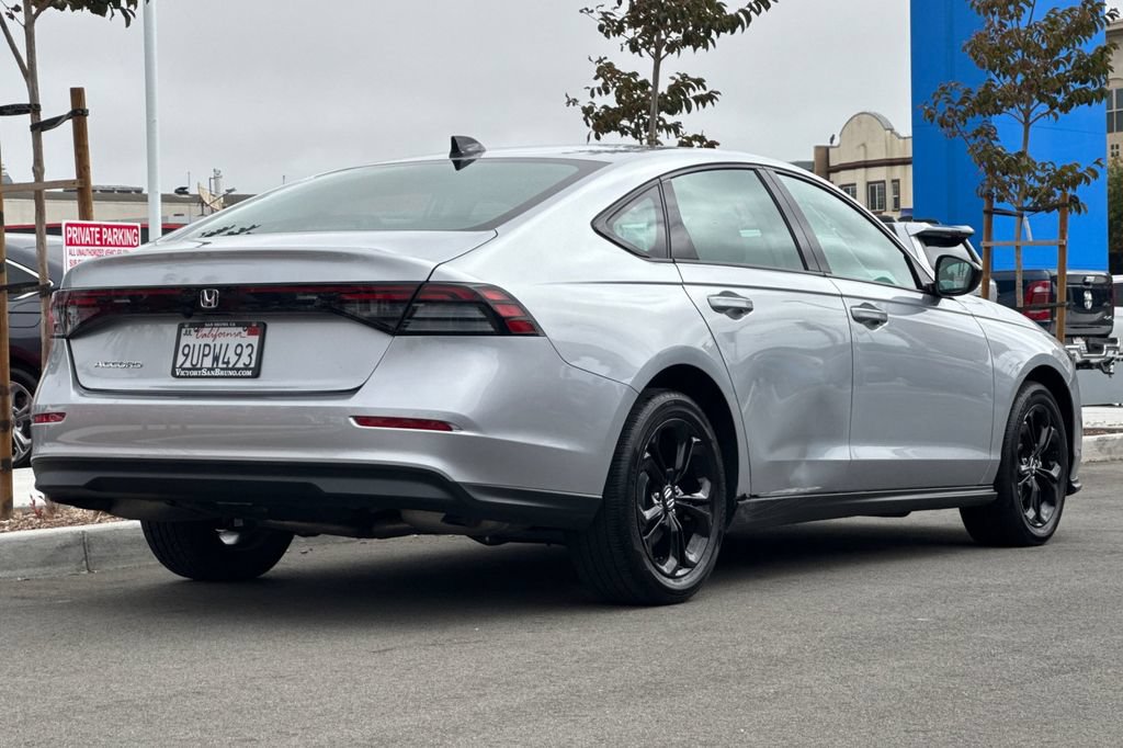 Certified 2025 Honda Accord SE image 4