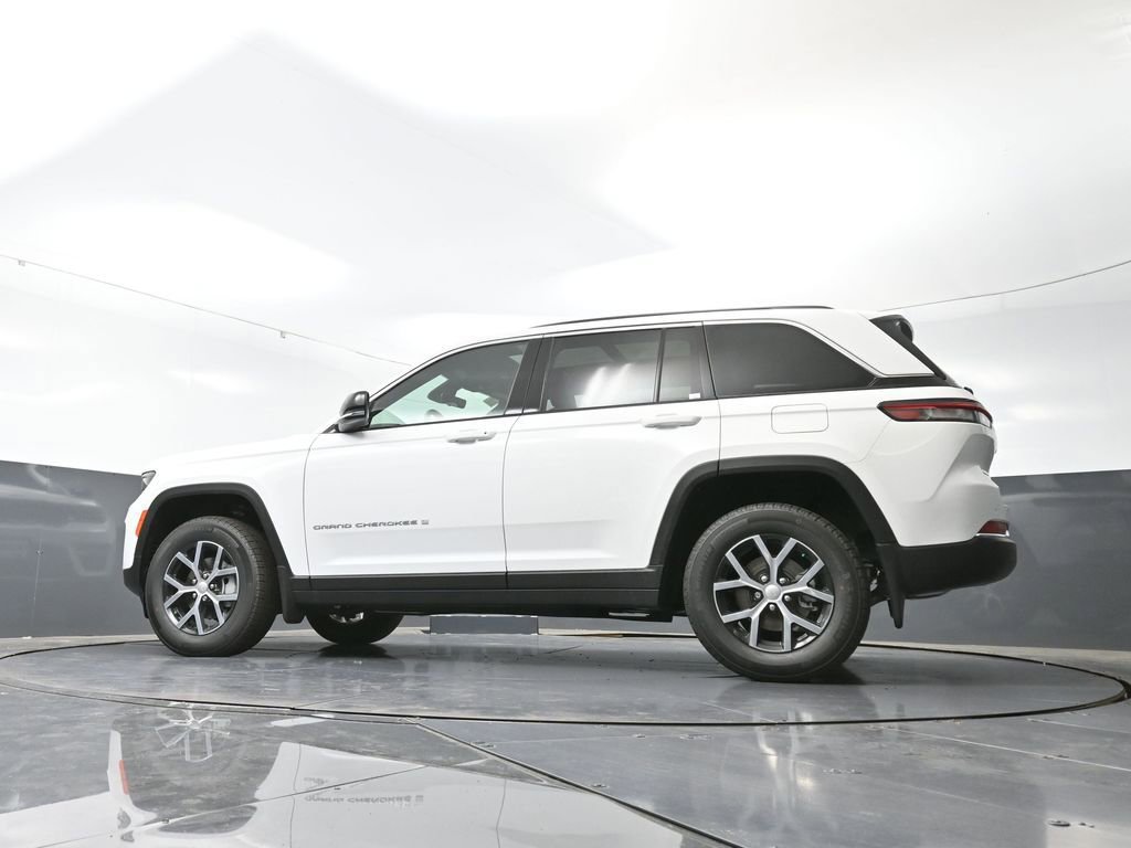 New 2025 Jeep Grand Cherokee Limited w/ Trailer Tow Package image 42