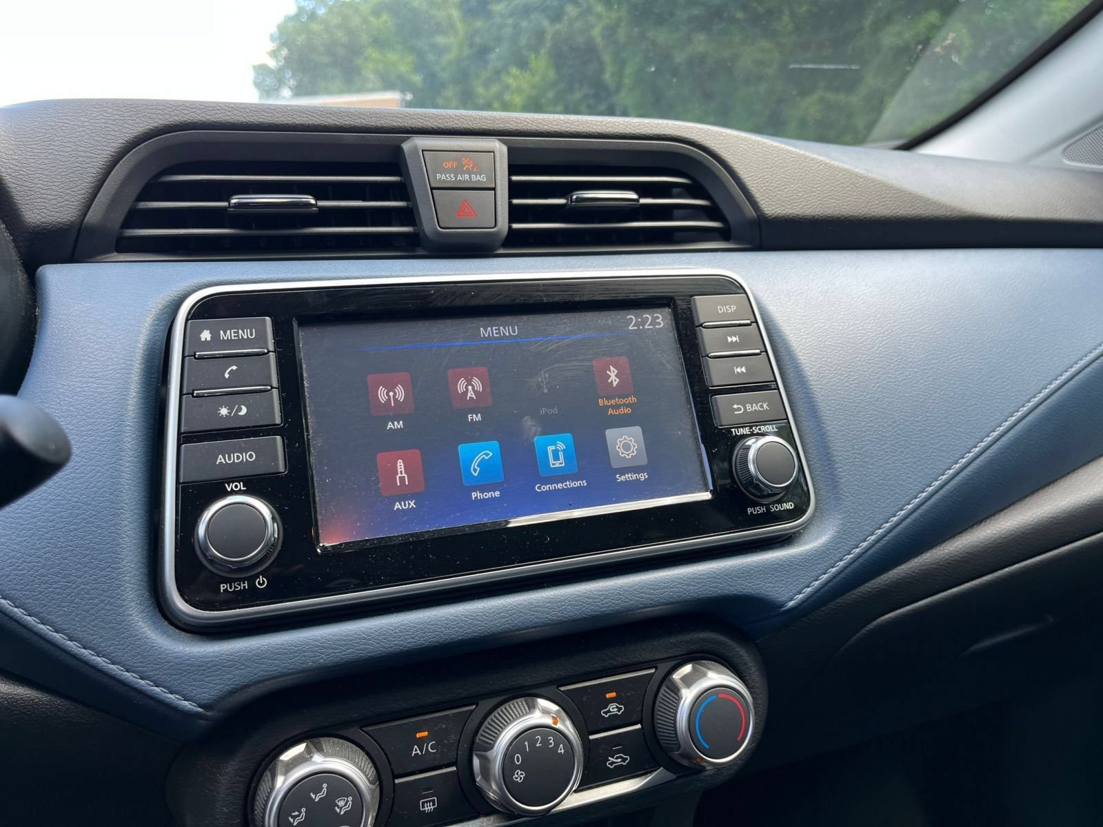 Used 2025 Nissan Versa SV FWD image 22