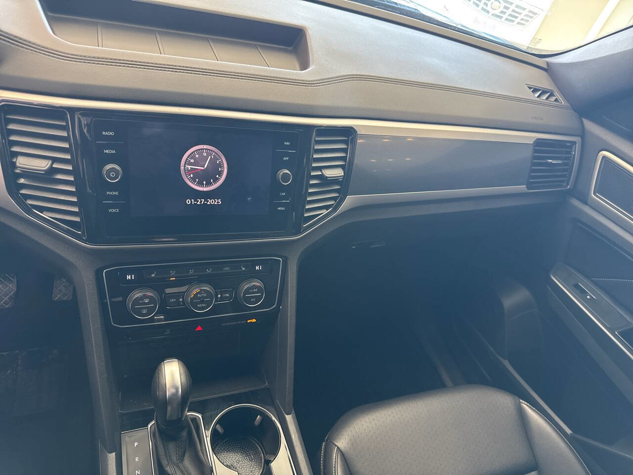 Used 2020 Volkswagen Atlas Cross Sport SEL image 26