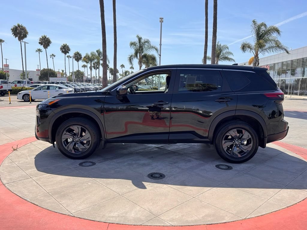 Certified 2026 Nissan Rogue SV FWD image 5