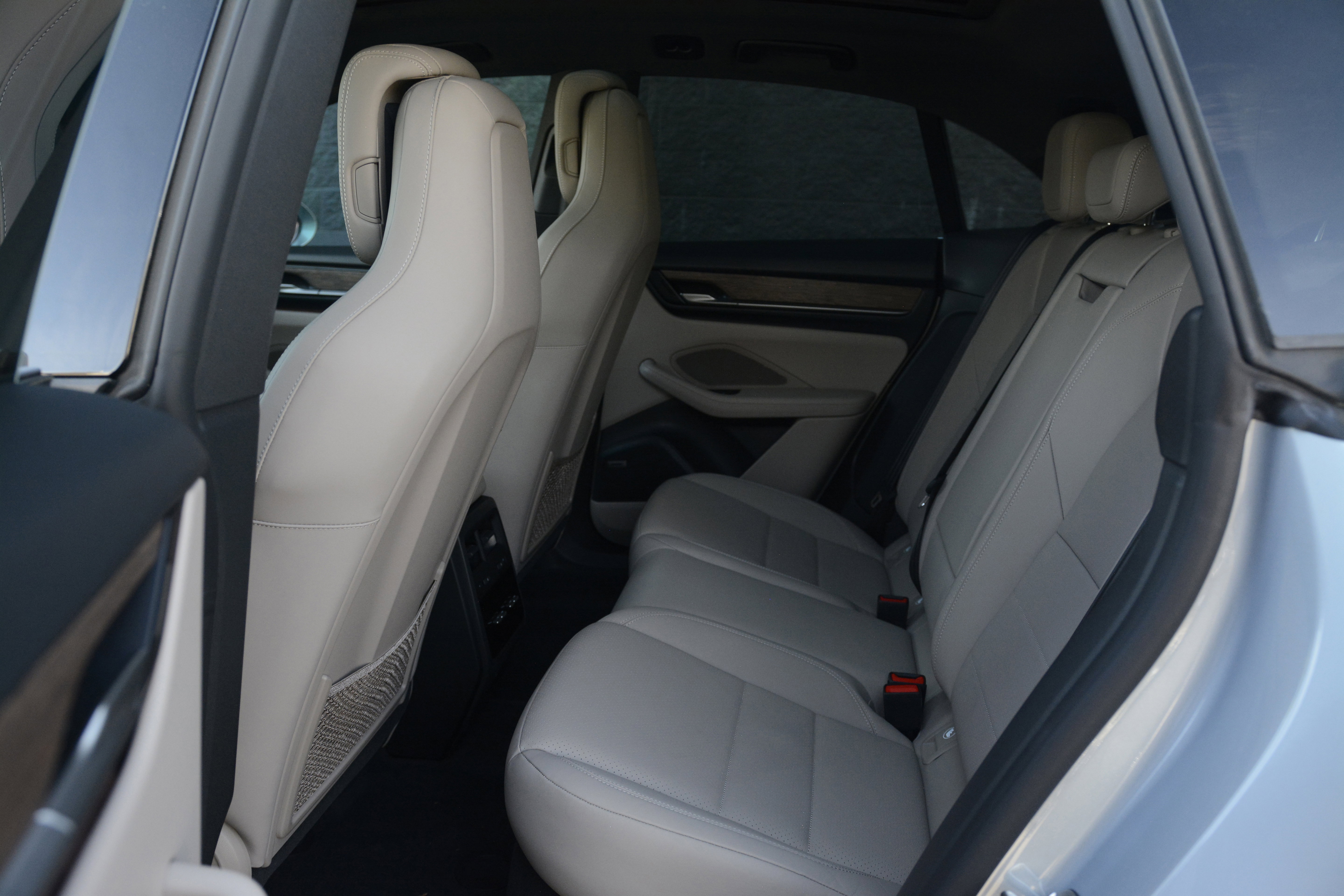 Certified 2025 Porsche Macan 4S Electric image 31