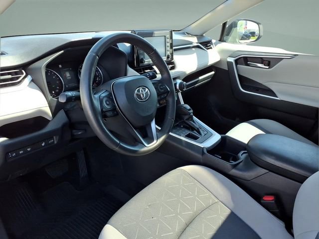 Used 2022 Toyota RAV4 XLE w/ Convenience Package AWD/4WD image 11