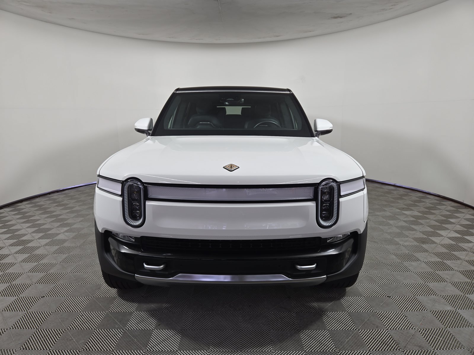 Used 2024 Rivian R1S Adventure Dual AWD/4WD image 8