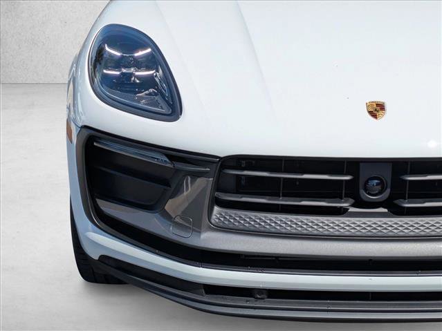 Certified 2025 Porsche Macan Turbo image 12