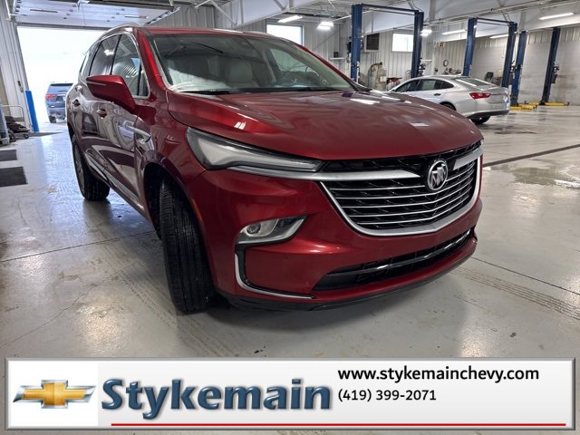 Used 2023 Buick Enclave Essence image 25