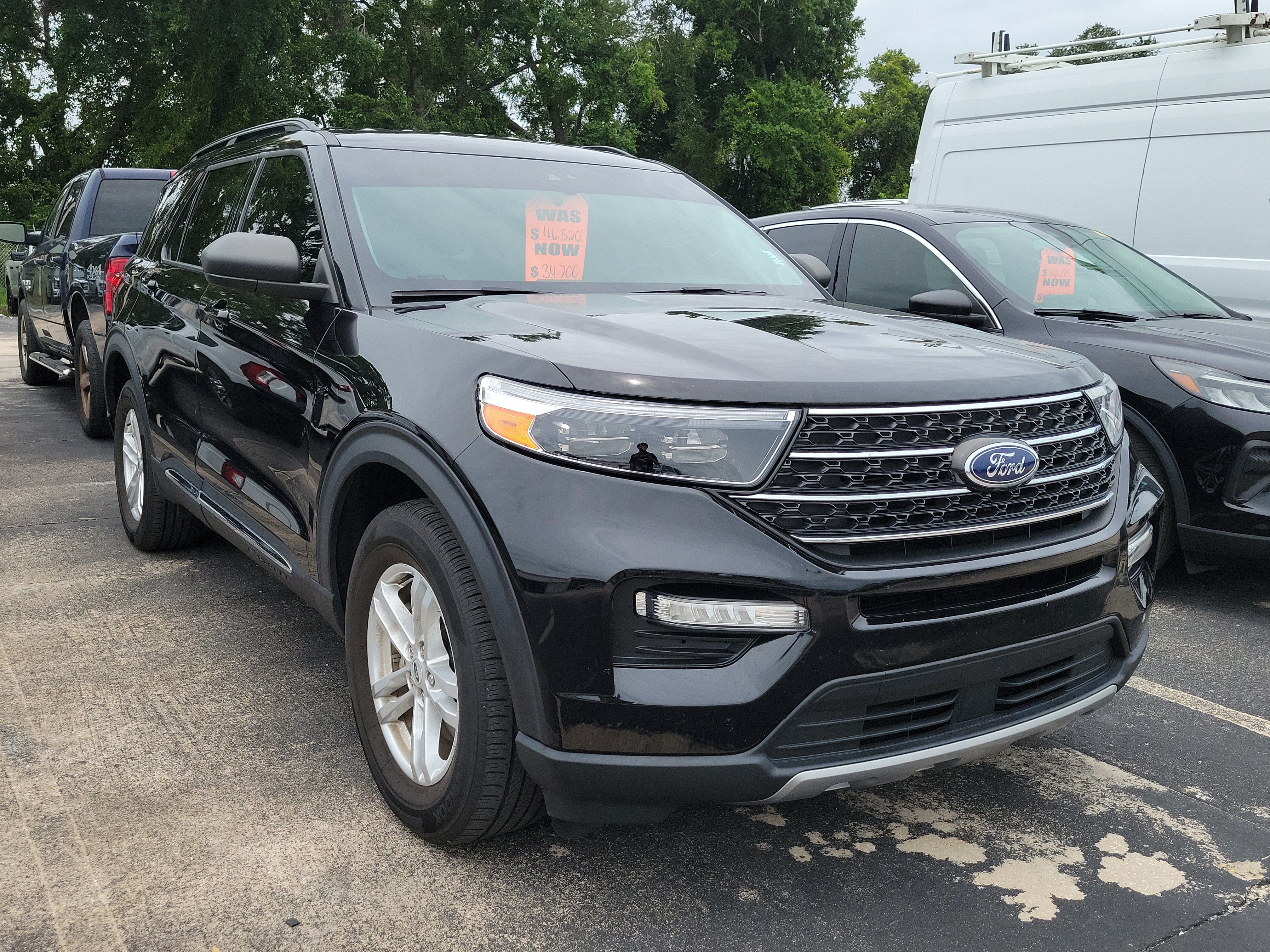 Certified 2023 Ford Explorer XLT w/ Equipment Group 202A AWD/4WD image 6