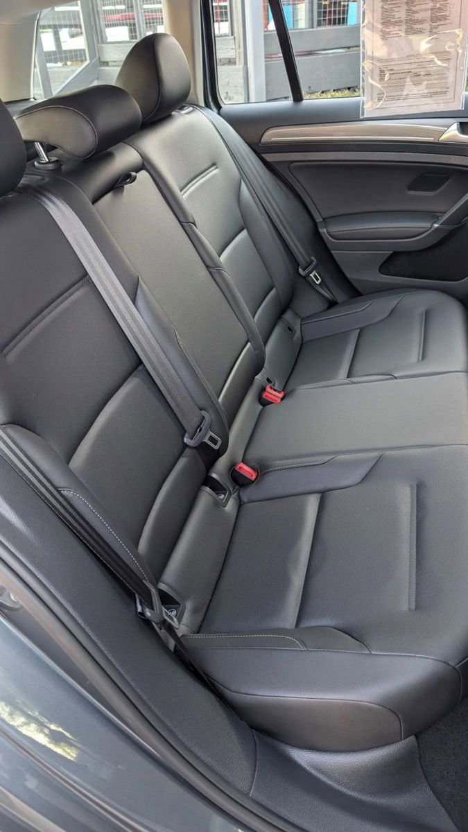 Used 2017 Volkswagen Golf Alltrack SE image 36