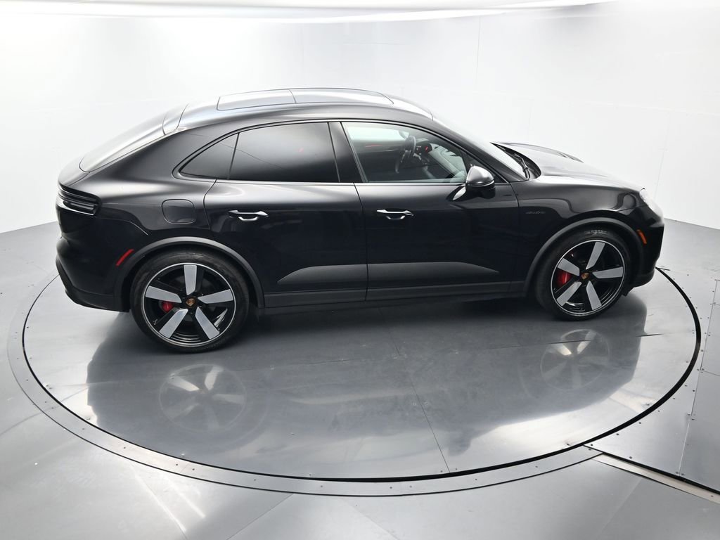 Certified 2025 Porsche Macan 4S Electric image 43