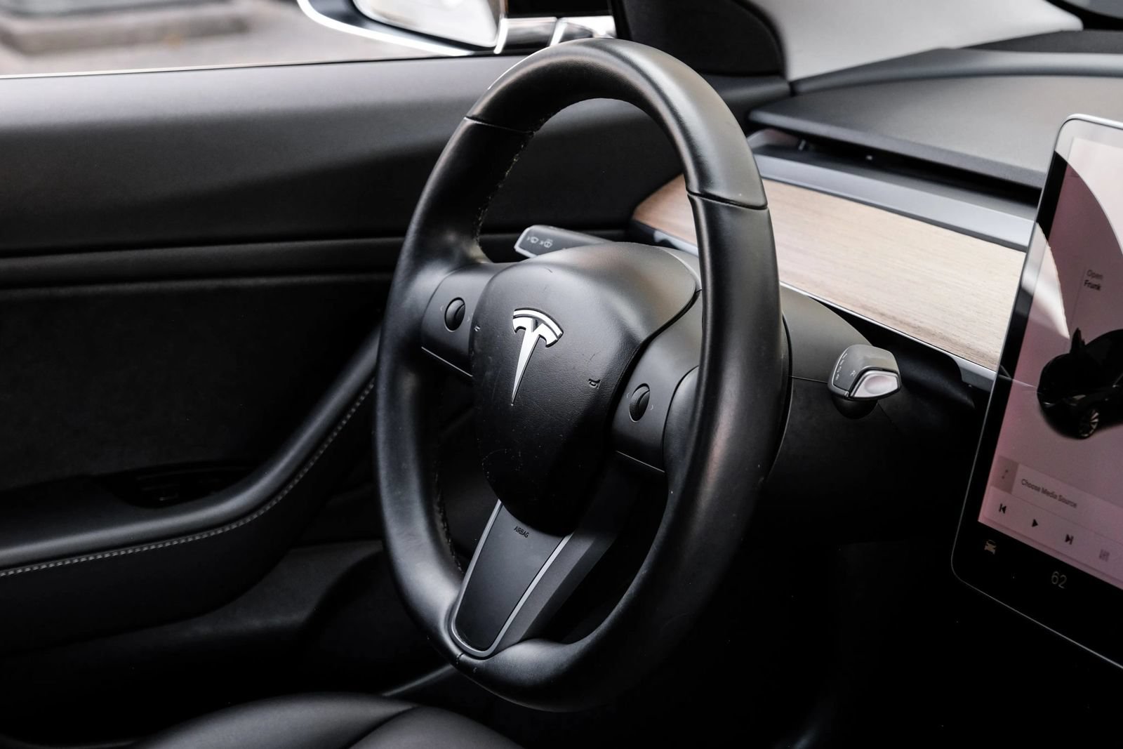 Used 2018 Tesla Model 3 Long Range RWD image 15