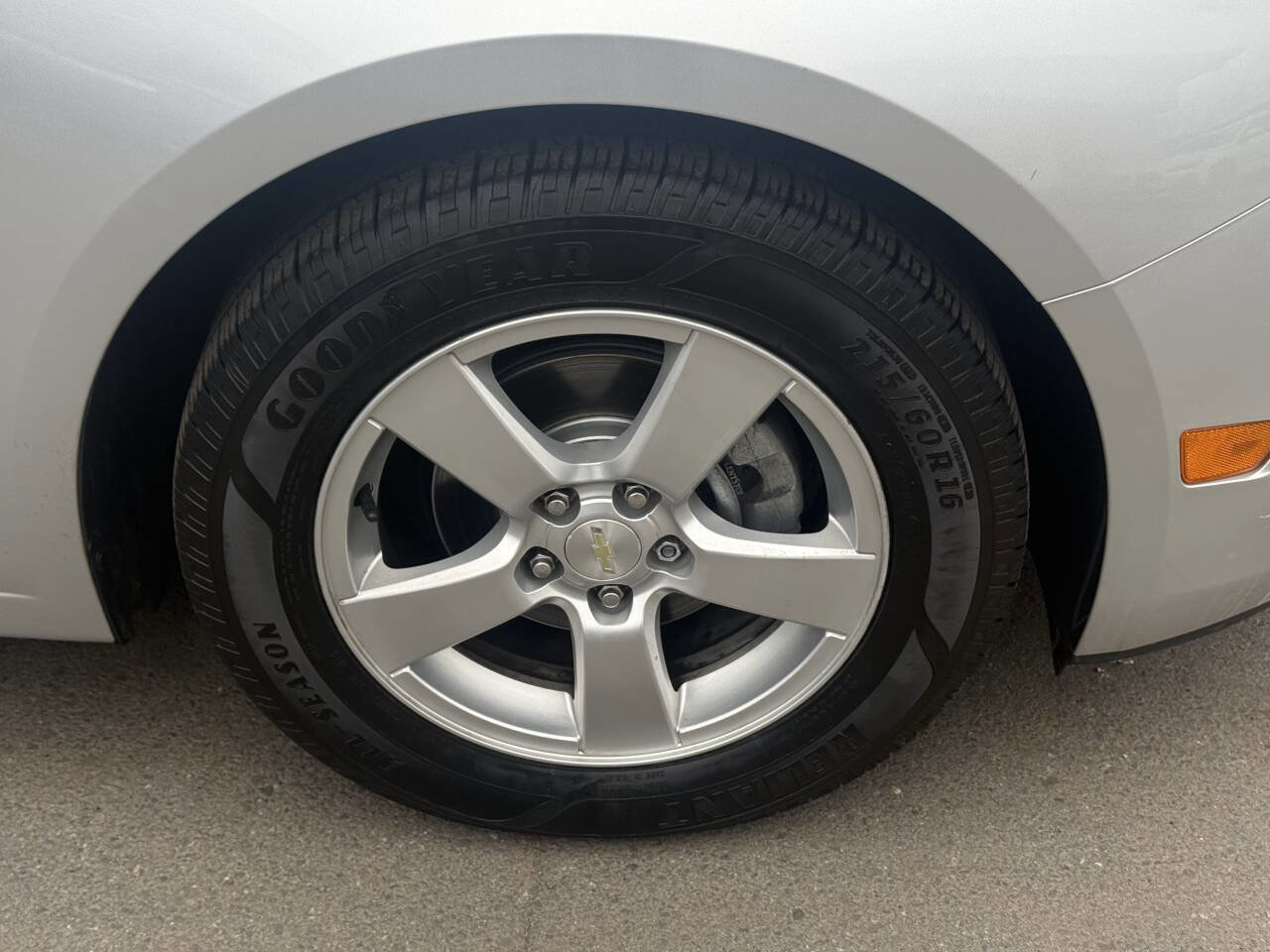 Used 2015 Chevrolet Cruze LT image 35