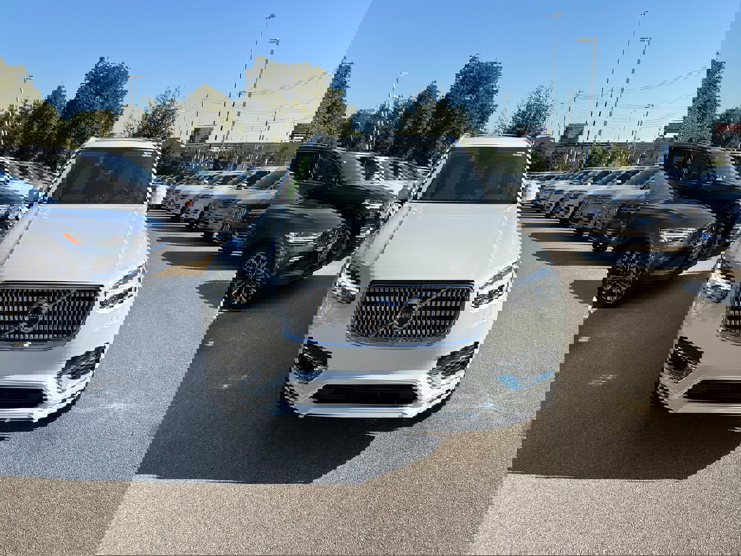 New 2025 Volvo XC90 T8 Plus w/ Protection Package Premier image 6