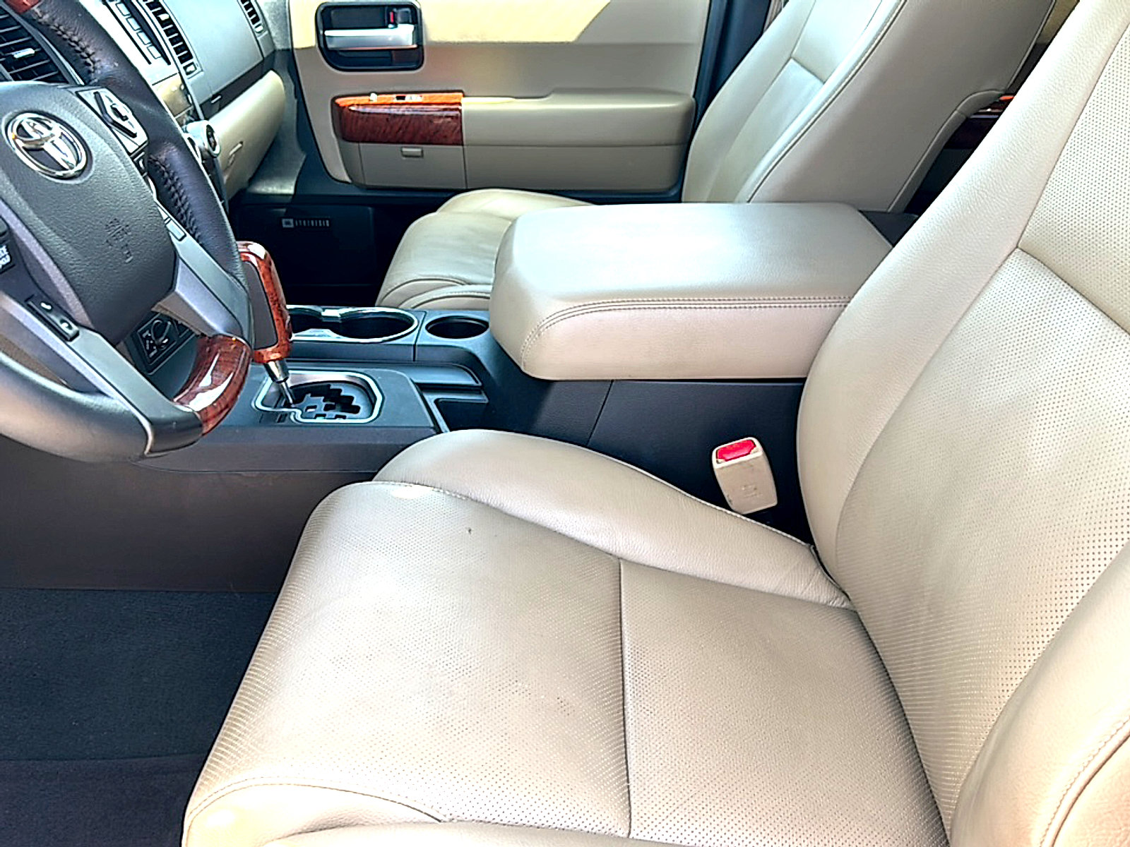 Used 2020 Toyota Sequoia Platinum RWD image 13