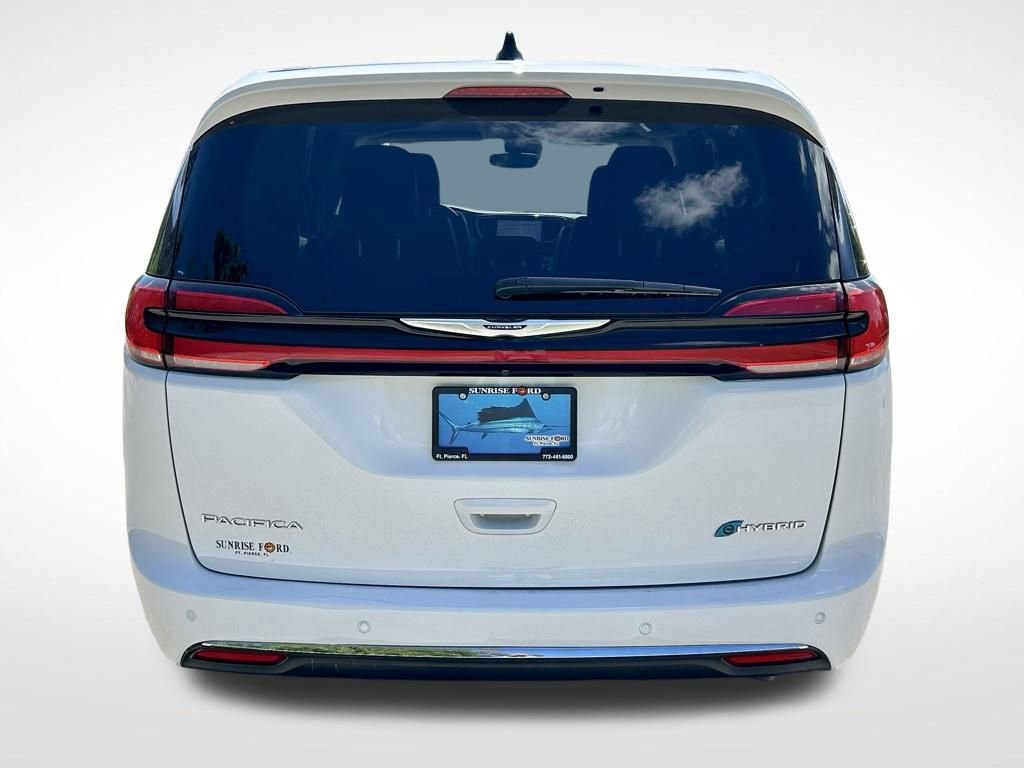 Used 2024 Chrysler Pacifica Limited FWD image 6