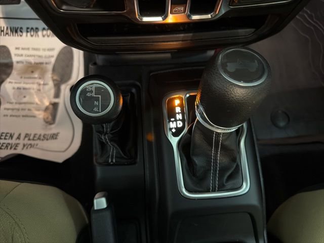 Used 2022 Jeep Wrangler Unlimited Sahara w/ Cold Weather Group image 15