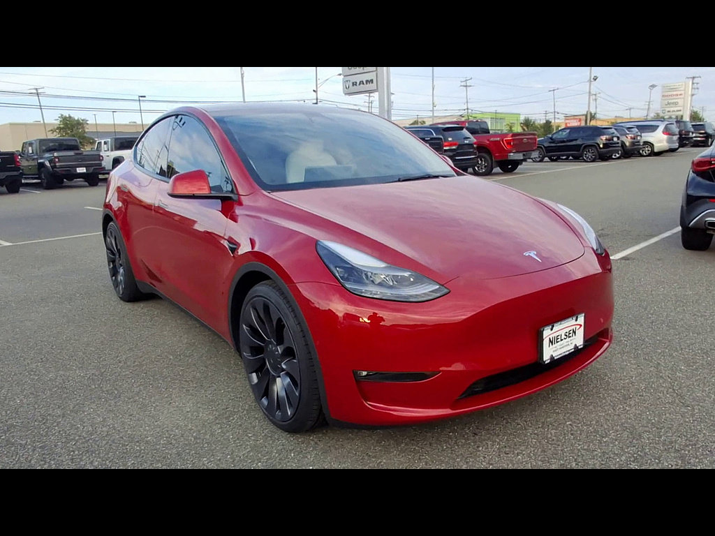 Used 2022 Tesla Model Y Performance AWD/4WD image 2