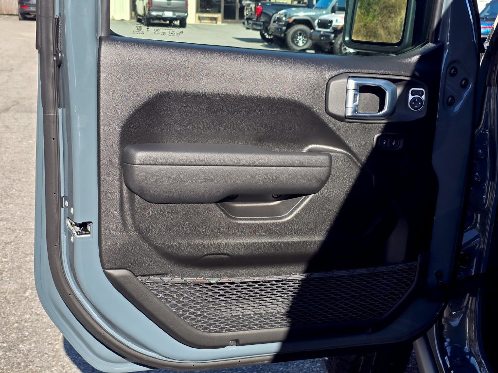 New 2026 Jeep Gladiator Mojave AWD/4WD image 35