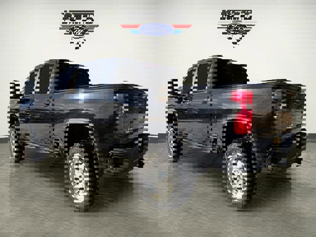 Used 2022 Chevrolet Silverado 2500 LTZ w/ Carhartt Edition image 3