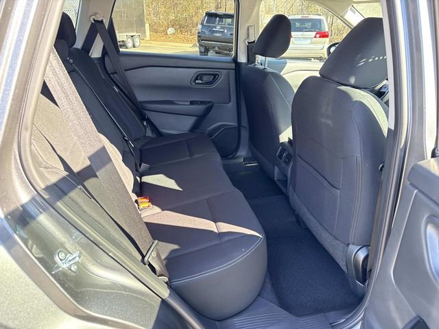 Used 2025 Nissan Rogue S image 11